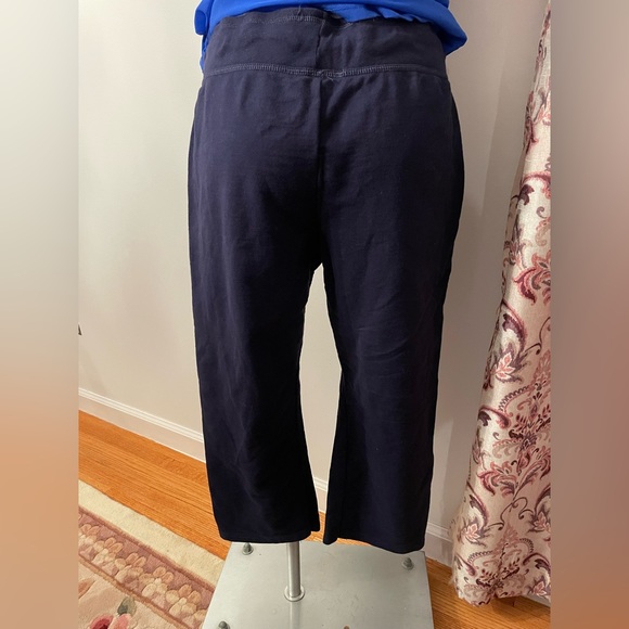 Hanes Women’s Capri Sweatpants - Picture 2 of 7